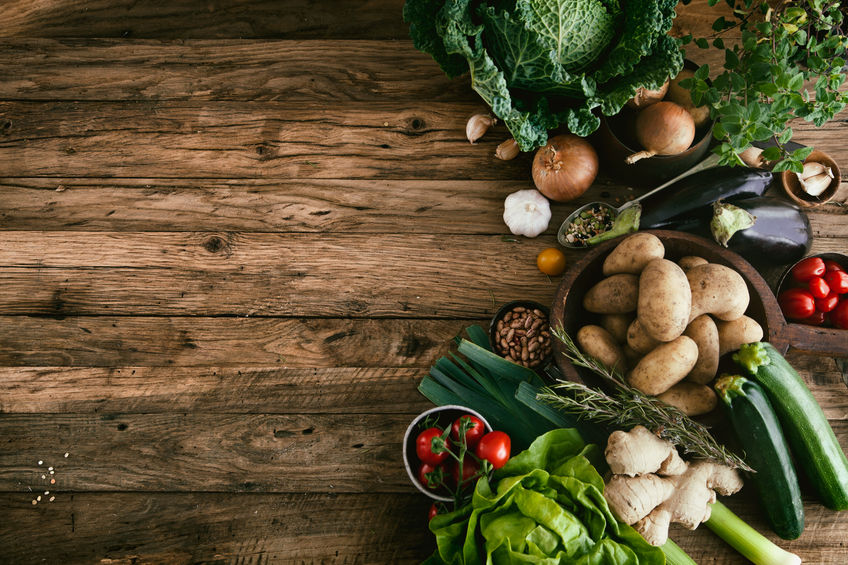 40888352 vegetables on wood