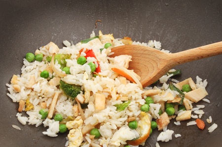 vegan cauliflower chickenless fried rice